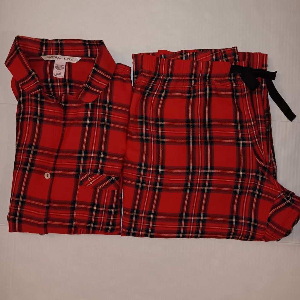 VICTORIA'S SECRET PLAID PRINT TWO PIECE PAJAMAS SET